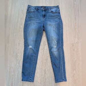 Judy Blue Jeans Women's 32 Medium Wash Distressed High Rise Stretch